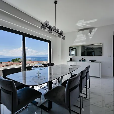 Luxury Penthouse Mia With Panoramic Sea View By Irundo